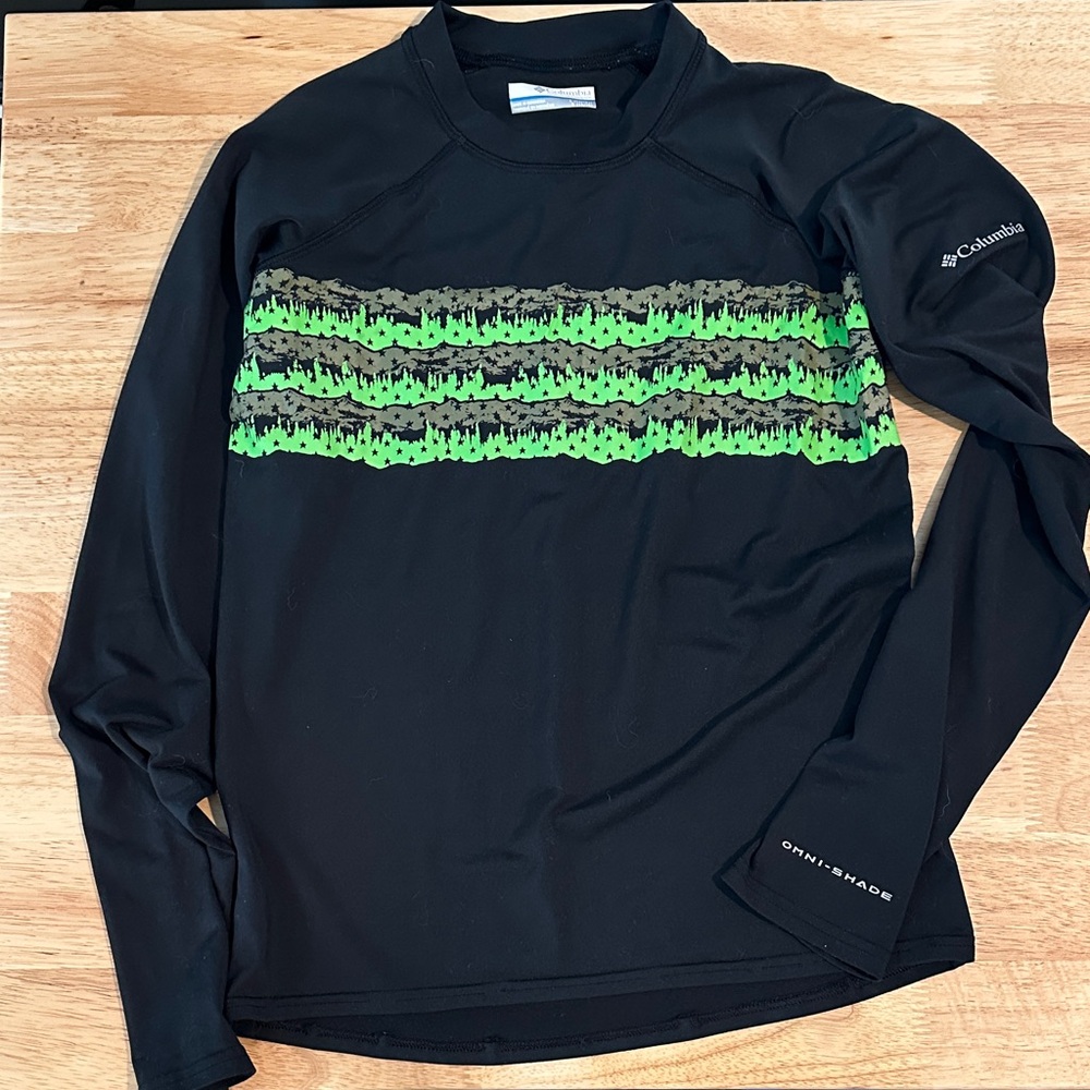 Columbia kids Black Rash Guard with Green Pattern